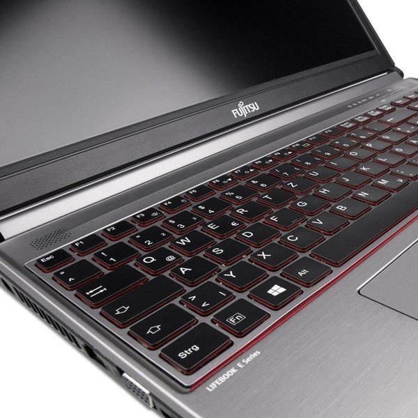 Fujitsu Lifebook E756 Core i5 6200U (6-gen.) 2,3 GHz / 8 GB / 240 SSD / 15,6'' FullHD / Win 10 Prof. (Update) / Klasa A-